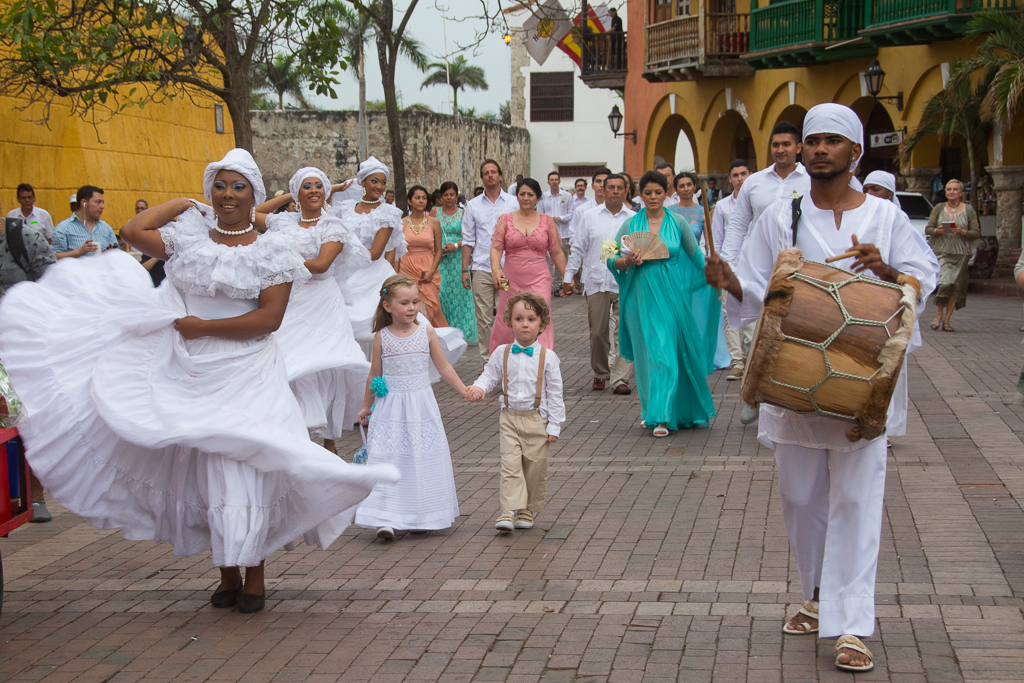 Stumbling upon a wedding in Cartagena’s Old Town.